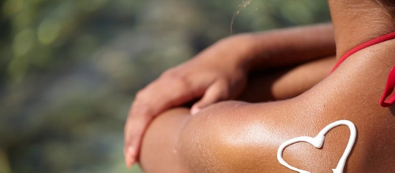 Κάψιμο από τον ήλιο: Πώς να το αντιμετωπίσετε φυσικά